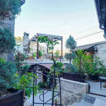 Hotel Avilla Cave