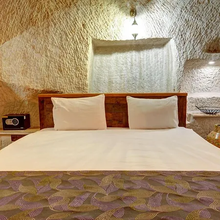 Avilla Cave Hotel *