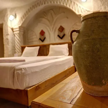 Hotel Avilla Cave