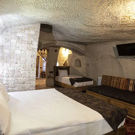 Avilla Cave Hotel *