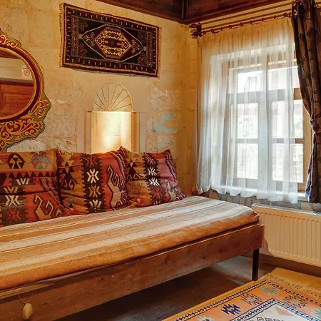 Avilla Cave * غوريمِيه