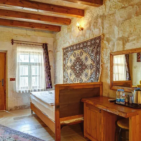 Avilla Cave غوريمِيه