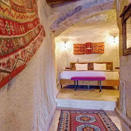Hotel Avilla Cave