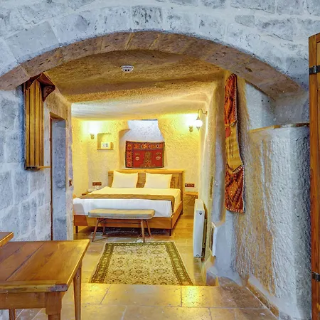 Hotel Avilla Cave