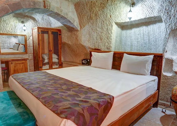 Hotel Avilla Cave